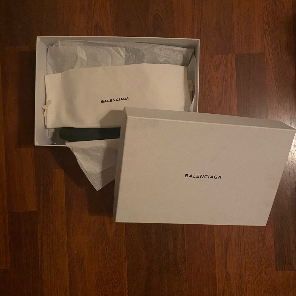 Balenciaga Men’s Leather Sneakers - Picture 4 of 13